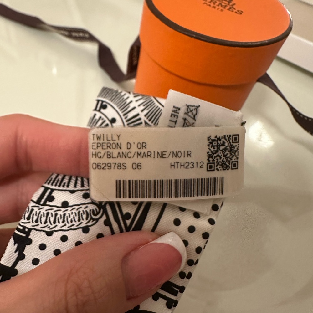 SOLD - NEW Hermes Black and White Silk Scarf - Picture 2 of 4